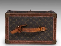 A louis vuitton 'boite pharmacie' toiletry trunk in monogram canvas 25.5 x 35 x 21.5 cm. (10.03 x 13.77 x 8.46 in.) - afbeelding 11 van  14