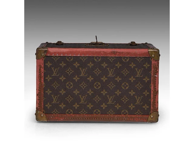 A louis vuitton 'boite pharmacie' toiletry trunk in monogram canvas 25.5 x 35 x 21.5 cm. (10.03 x 13.77 x 8.46 in.) - afbeelding 12 van  14