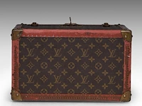 A louis vuitton 'boite pharmacie' toiletry trunk in monogram canvas 25.5 x 35 x 21.5 cm. (10.03 x 13.77 x 8.46 in.) - afbeelding 12 van  14