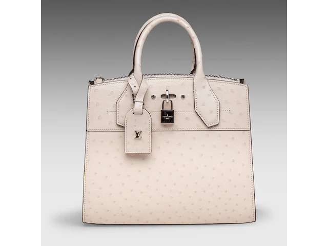 A louis vuitton ivory ostrich city steamer pm handbag, with silver hardware, h 23,5 - w 27 - d 12,5 cm - afbeelding 1 van  15