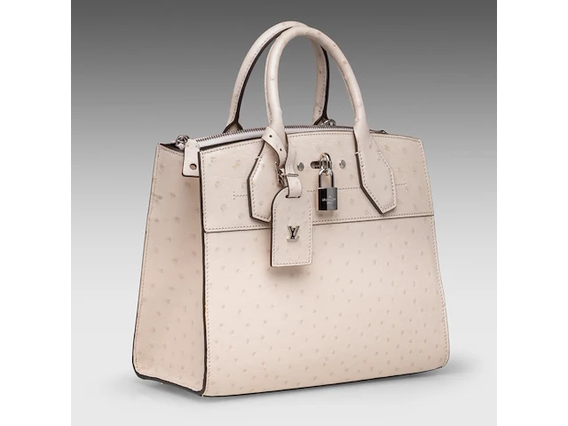 A louis vuitton ivory ostrich city steamer pm handbag, with silver hardware, h 23,5 - w 27 - d 12,5 cm - afbeelding 8 van  15