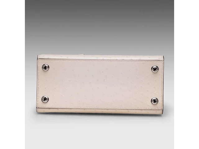 A louis vuitton ivory ostrich city steamer pm handbag, with silver hardware, h 23,5 - w 27 - d 12,5 cm - afbeelding 12 van  15