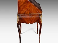 A louis xv gilt bronze mounted rosewood veneered secretaire, mid 18thc 98 x 98 x 52 cm. (38.57 x 38.57 x 20.46 in.) - afbeelding 6 van  7