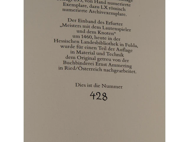 A luxury facsimile edition of the famous gutenberg bible by idion verlag, munich, 1978, 2 volumes, n° 428/895 45.5 x 32.5 x 14 cm. (17.91 x 12.80 x 5.50 in.) - afbeelding 2 van  10
