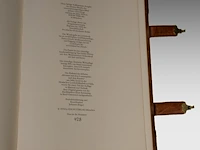 A luxury facsimile edition of the famous gutenberg bible by idion verlag, munich, 1978, 2 volumes, n° 428/895 45.5 x 32.5 x 14 cm. (17.91 x 12.80 x 5.50 in.) - afbeelding 6 van  10