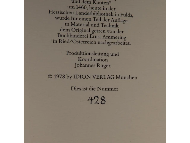 A luxury facsimile edition of the famous gutenberg bible by idion verlag, munich, 1978, 2 volumes, n° 428/895 45.5 x 32.5 x 14 cm. (17.91 x 12.80 x 5.50 in.) - afbeelding 7 van  10