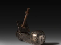 A massive iron phallic door knocker, french 25 cm. (9.83 in.) - afbeelding 3 van  5