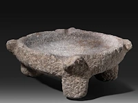 A mesopotamian grey stone altar bowl, syria, circa 1000 bce (+) 10 x 27 x 29 cm. (3.94 x 10.63 x 11.41 in.) - afbeelding 6 van  9
