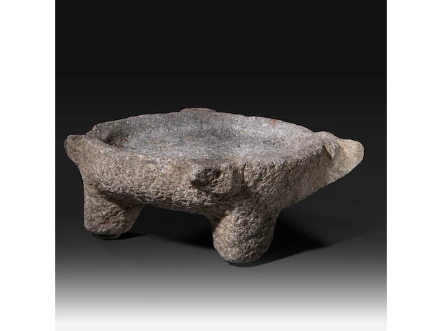 A mesopotamian grey stone altar bowl, syria, circa 1000 bce (+) 10 x 27 x 29 cm. (3.94 x 10.63 x 11.41 in.) - afbeelding 7 van  9