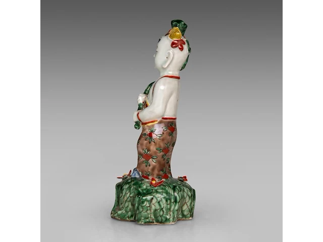 A ming-style polychrome glazed figure of he he er xian, 18thc, total h 25,5 cm - afbeelding 3 van  8