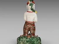 A ming-style polychrome glazed figure of he he er xian, 18thc, total h 25,5 cm - afbeelding 4 van  8