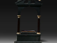 A miniature ebonised altar with ivory inlay, black-stained, engraved with the words 'deo juvante', 19thc, h 30 cm - w 17 cm - d 8 cm (+) - afbeelding 4 van  5
