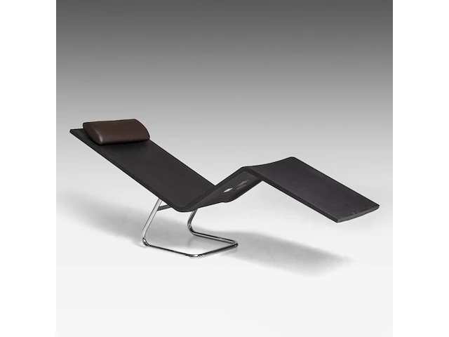 A model mvs chaise by maarten van severen for vitra 87 x 154 x 45 cm. (34 1/4 x 60.63 x 17.71 in.) - afbeelding 1 van  9