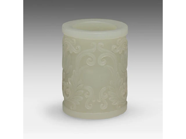 A mughal-style carved jade 'tulip' tubular grip (presumably), 18thc/19thc, h 5 cm - afbeelding 2 van  6