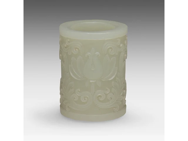 A mughal-style carved jade 'tulip' tubular grip (presumably), 18thc/19thc, h 5 cm - afbeelding 3 van  6