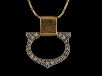 A must de cartier 18ct yellow gold and diamond 'c' pendant, h 2,2 cm, weight ca 3,2 g - afbeelding 2 van  3