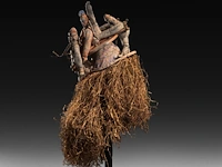 A ndeemba ritual circumcision mask, yaka people, d.r. congo 68 x 44 cm. (26.76 x 17.32 in.) - afbeelding 2 van  6