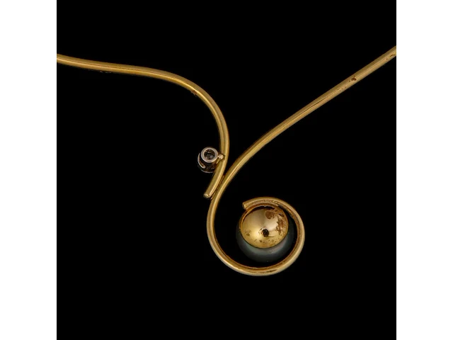A necklace with a large pearl and diamonds, 18ct, designed by jewellers krista & grety vandevelde, grimbergen - brussels, weight: 36,2 g - afbeelding 4 van  4