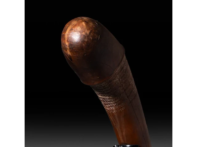 A new caledonian melanesian carved hardwood phallus war club 'buat', 19thc 85 cm. (33.46 in.) - afbeelding 4 van  4