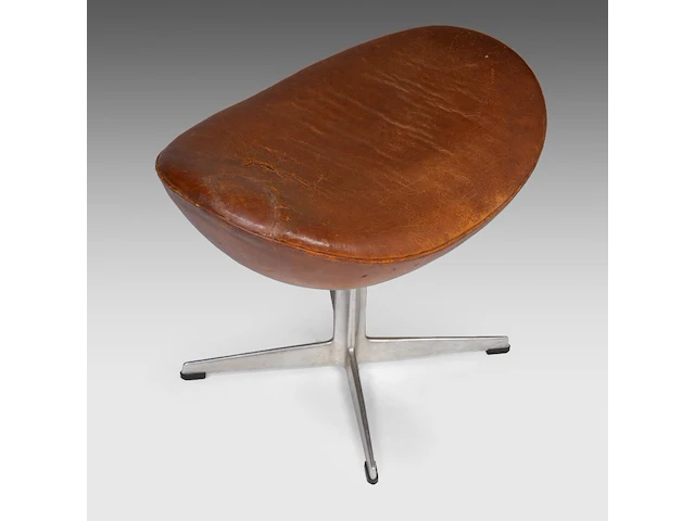 A nice vintage cognac leather egg chair with ottoman by arne jacobsen for fritz hansen - afbeelding 4 van  22