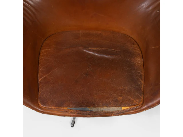 A nice vintage cognac leather egg chair with ottoman by arne jacobsen for fritz hansen - afbeelding 8 van  22