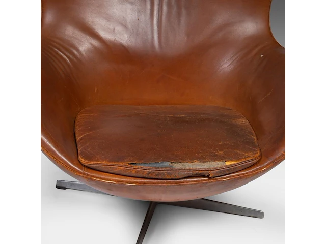 A nice vintage cognac leather egg chair with ottoman by arne jacobsen for fritz hansen - afbeelding 10 van  22