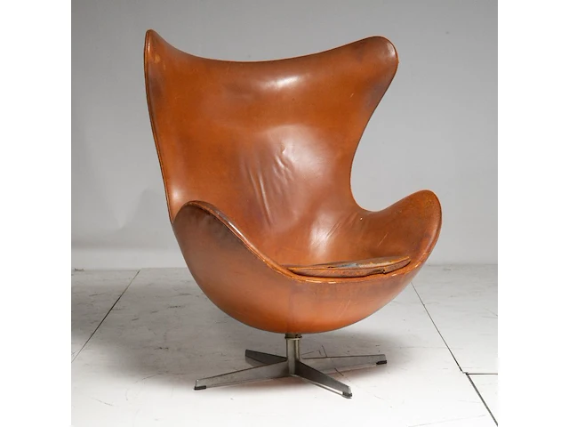 A nice vintage cognac leather egg chair with ottoman by arne jacobsen for fritz hansen - afbeelding 17 van  22