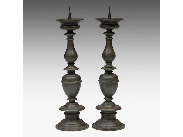 A pair of baroque bronze pricket candlesticks 70 cm. (27.55 in.) - afbeelding 1 van  3