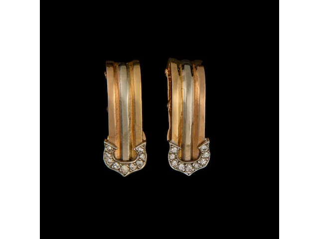 A pair of cartier c de cartier earrings in 18ct tri-gold and diamond, h 1,8 cm, weight: ca 5,4 g - afbeelding 2 van  2