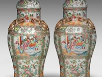 A pair of chinese canton famille rose lidded vases, 19thc, total h 46 cm