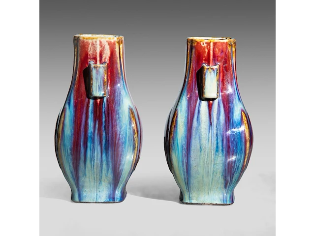 A pair of chinese flambé-glazed fanghu vases, impressed qianlong mark, h 29,5 cm - afbeelding 3 van  8
