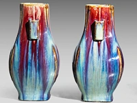 A pair of chinese flambé-glazed fanghu vases, impressed qianlong mark, h 29,5 cm - afbeelding 3 van  8