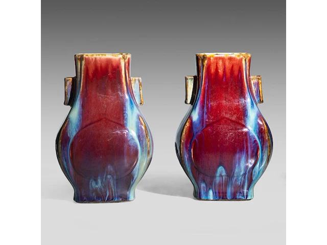 A pair of chinese flambé-glazed fanghu vases, impressed qianlong mark, h 29,5 cm - afbeelding 4 van  8