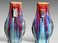 A pair of chinese flambé-glazed fanghu vases, impressed qianlong mark, h 29,5 cm - afbeelding 5 van  8