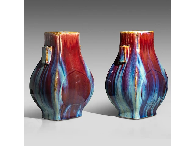 A pair of chinese flambé-glazed fanghu vases, impressed qianlong mark, h 29,5 cm - afbeelding 6 van  8