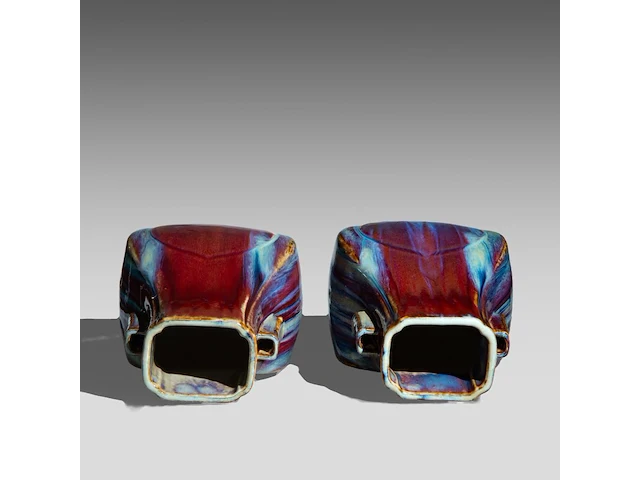 A pair of chinese flambé-glazed fanghu vases, impressed qianlong mark, h 29,5 cm - afbeelding 7 van  8
