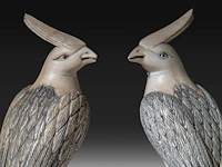 A pair of chinese ivory sculptures of birds perched on branches, late qing dynasty, total h 21 cm - ivory h 18 cm - weight each ca. 180g (+) - afbeelding 6 van  6