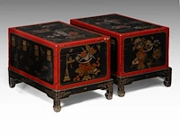 A pair of chinese polychrome lacquered chests on stands, 20thc (vintage), total h 49 - 71 x 48,5 cm - afbeelding 3 van  6