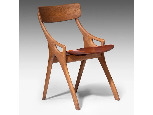 A pair of danish design oak dining chairs by arne hovmand olsen for mogens kold 81 x 61.5 x 63 cm. (31.89 x 24.21 x 24.80 in.) - afbeelding 8 van  9