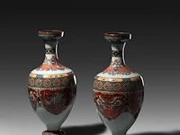 A pair of fine cloisonné enameled vases, 19th/20thc, h 30,5 cm