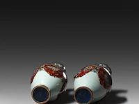 A pair of fine cloisonné enameled vases, 19th/20thc, h 30,5 cm - afbeelding 3 van  3