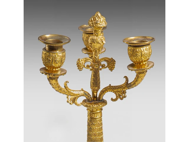A pair of french empire-style gilt bronze candelabras 48.5 cm. (19.08 in.) - afbeelding 6 van  6
