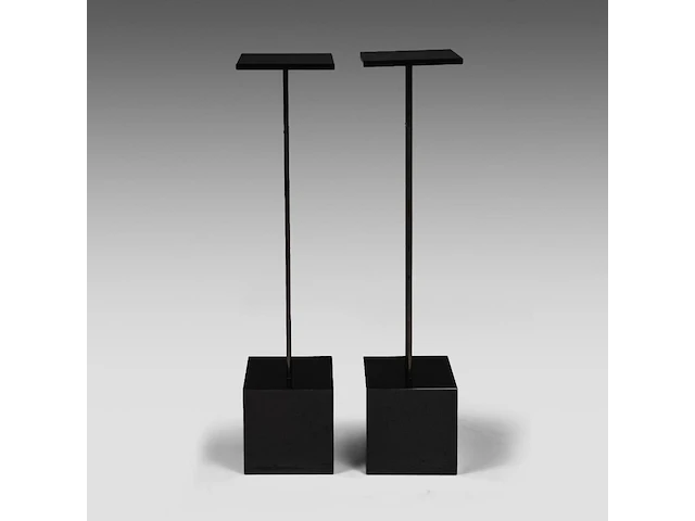 A pair of granite and metal pedestals 134 cm. (52.75 in.) - afbeelding 4 van  5