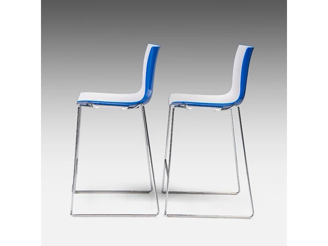 A pair of italian design catifa bar stools by arper 99 x 59 x 52 cm. (38.97 x 23.23 x 20.46 in.) - afbeelding 3 van  9