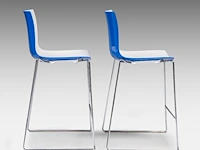 A pair of italian design catifa bar stools by arper 99 x 59 x 52 cm. (38.97 x 23.23 x 20.46 in.) - afbeelding 5 van  9