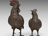 A pair of japanese bronze okimono of a hen and cockerel, meiji period (1868-1912), h 32 cm / h 23 cm - afbeelding 2 van  8