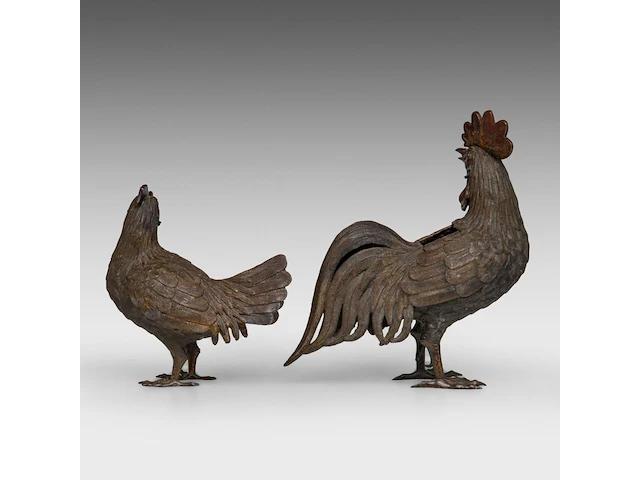 A pair of japanese bronze okimono of a hen and cockerel, meiji period (1868-1912), h 32 cm / h 23 cm - afbeelding 5 van  8