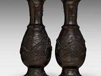 A pair of japanese 'dragon and phoenix' bronze vases with gilt details, meiji period, h 56 cm - afbeelding 4 van  10