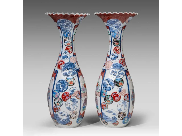 A pair of japanese imari vases, late meiji, h 93 cm - afbeelding 2 van  6