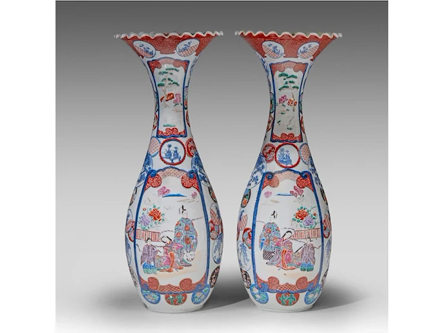 A pair of japanese imari vases, late meiji, h 93 cm - afbeelding 3 van  6